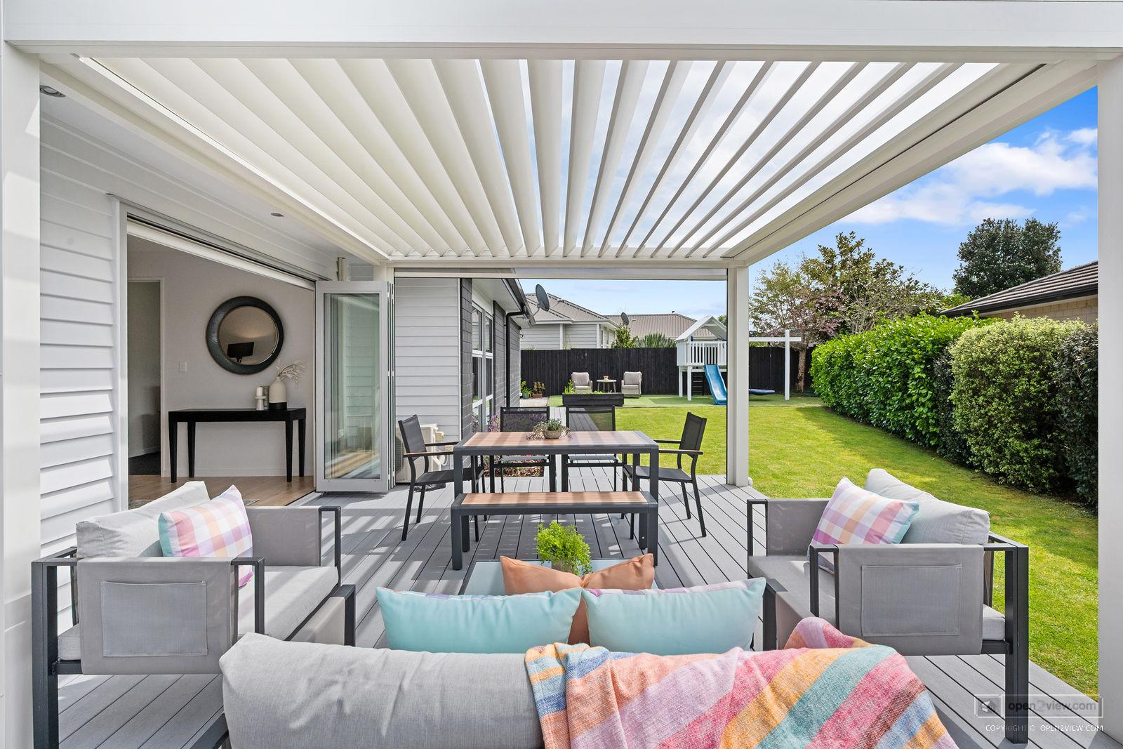 Slider image of 3 Pitoitoi Drive, Auckland
