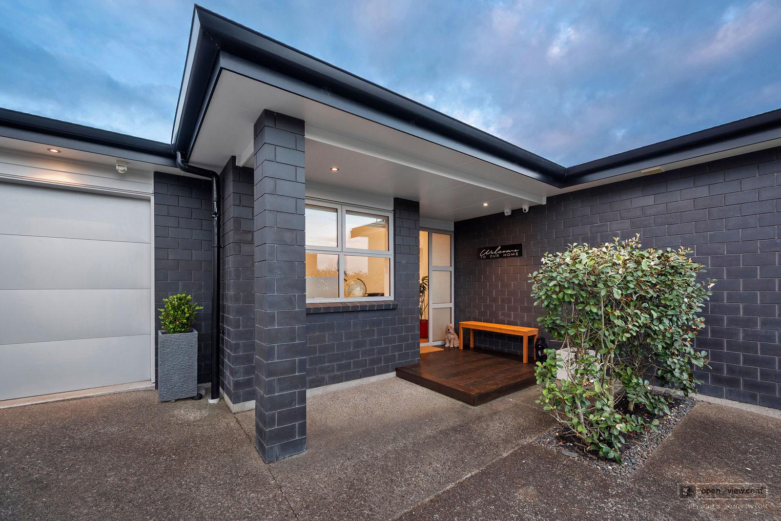 Slider image of 3 Pitoitoi Drive, Auckland