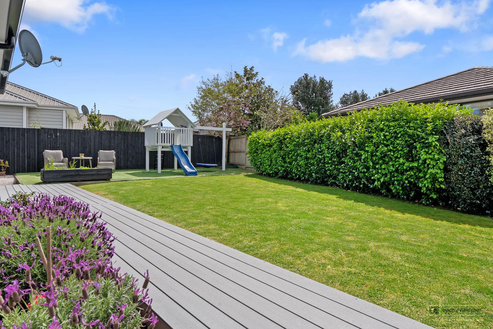 Slider image of 3 Pitoitoi Drive, Auckland