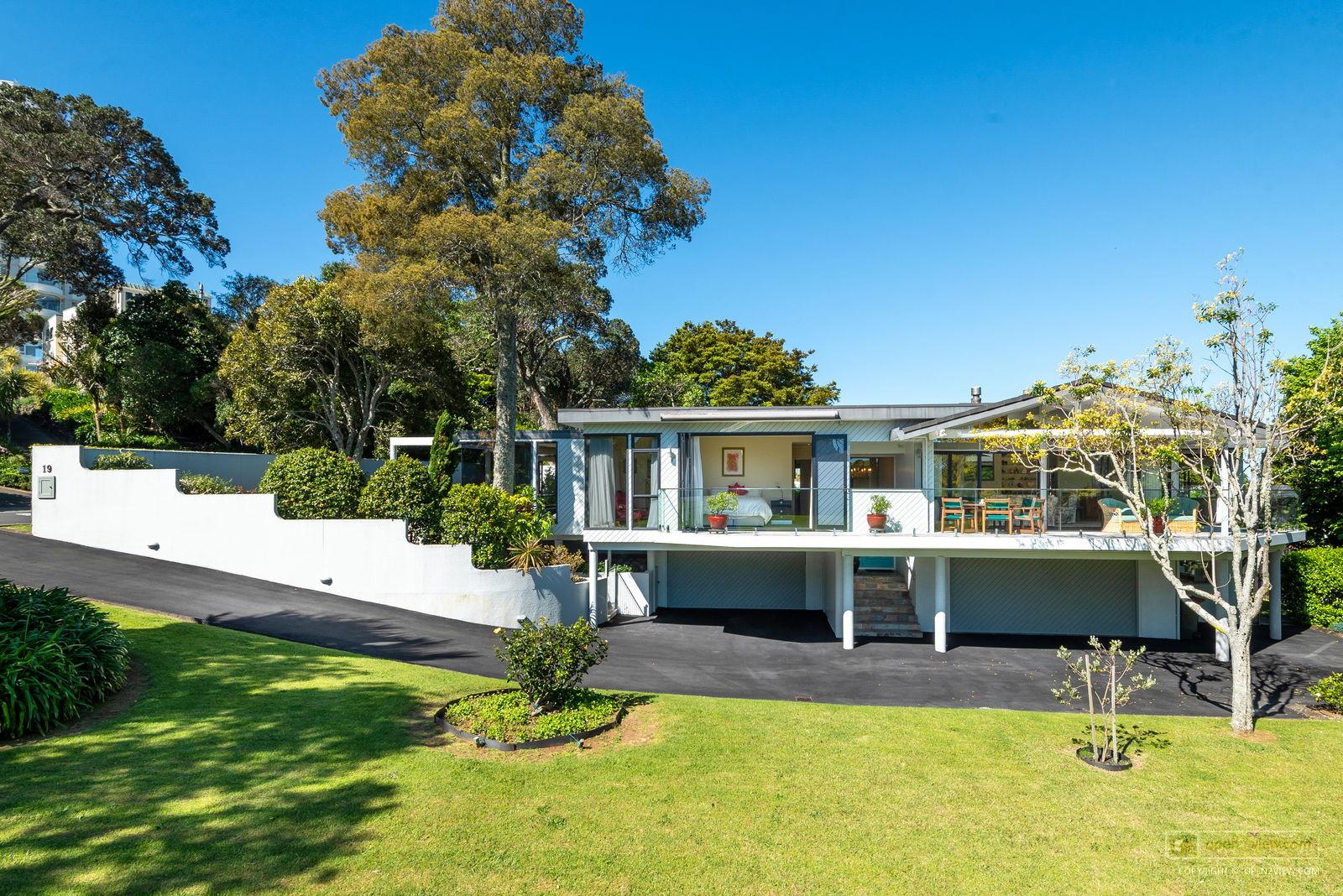 Featured image of 19 Sylvan Park Avenue, Auckland