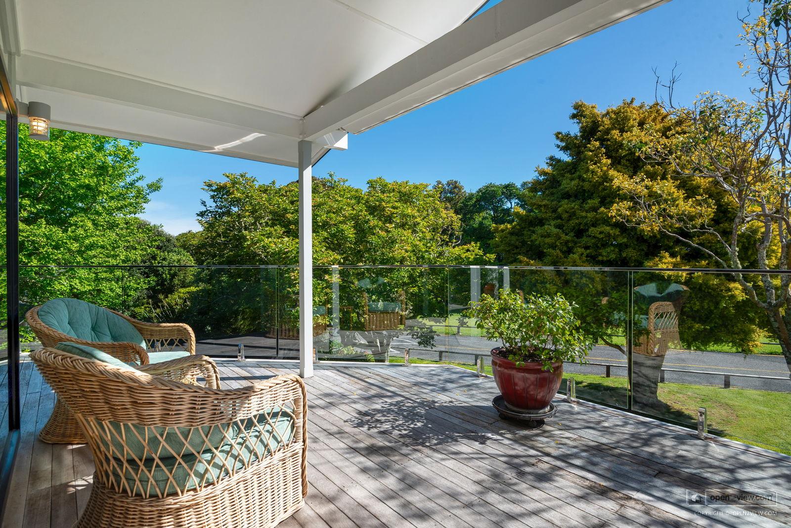 Slider image of 19 Sylvan Park Avenue, Auckland