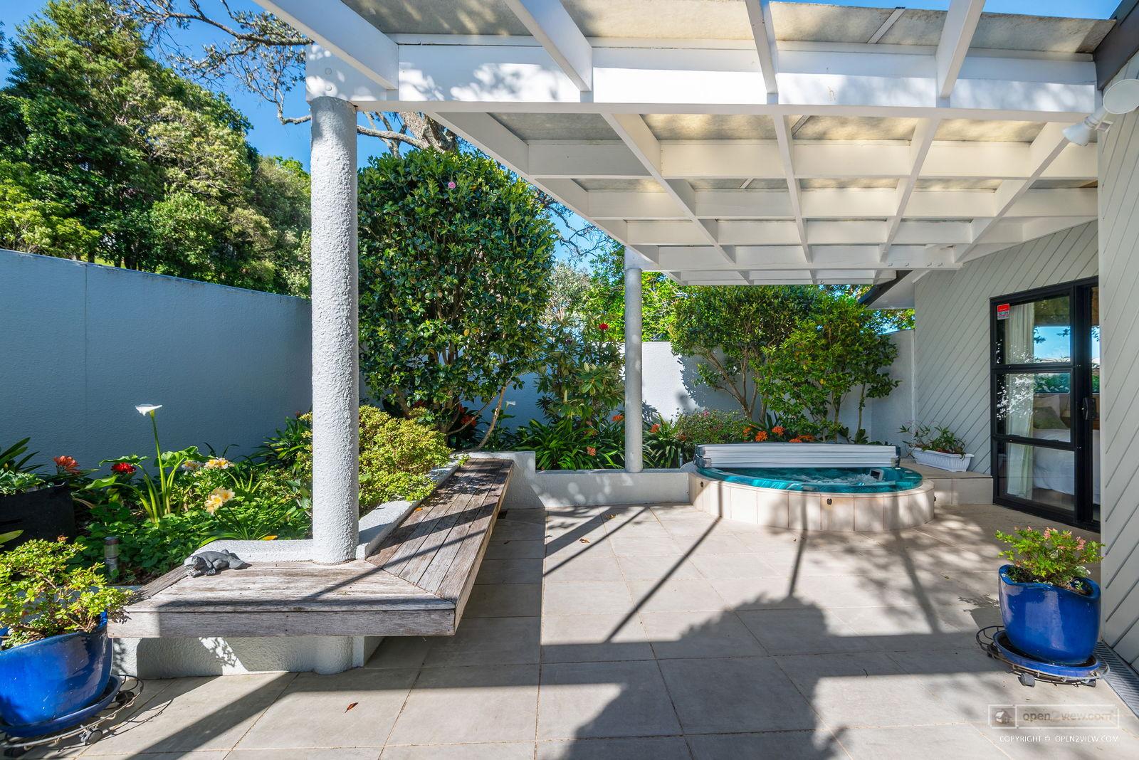 Slider image of 19 Sylvan Park Avenue, Auckland