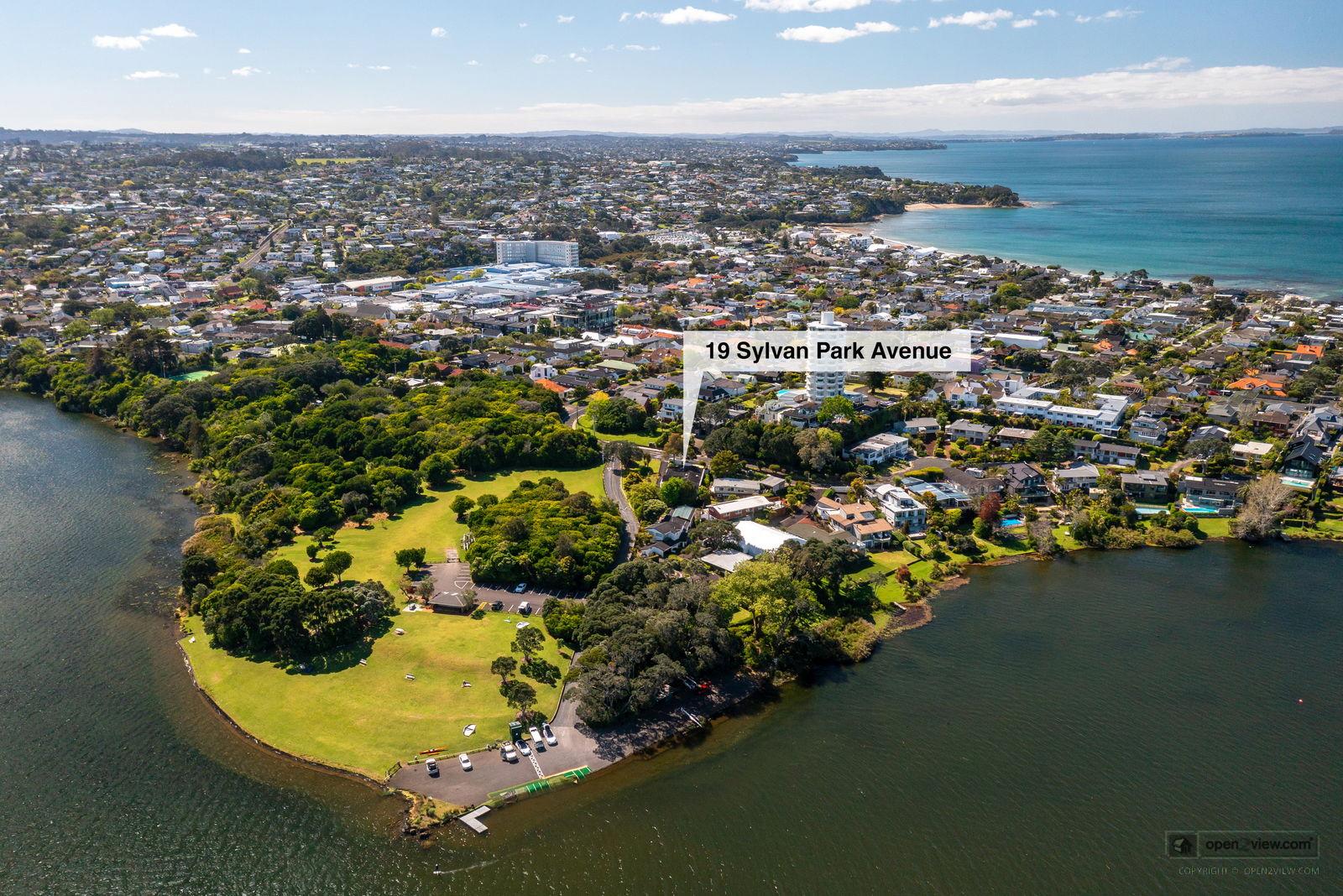 Slider image of 19 Sylvan Park Avenue, Auckland