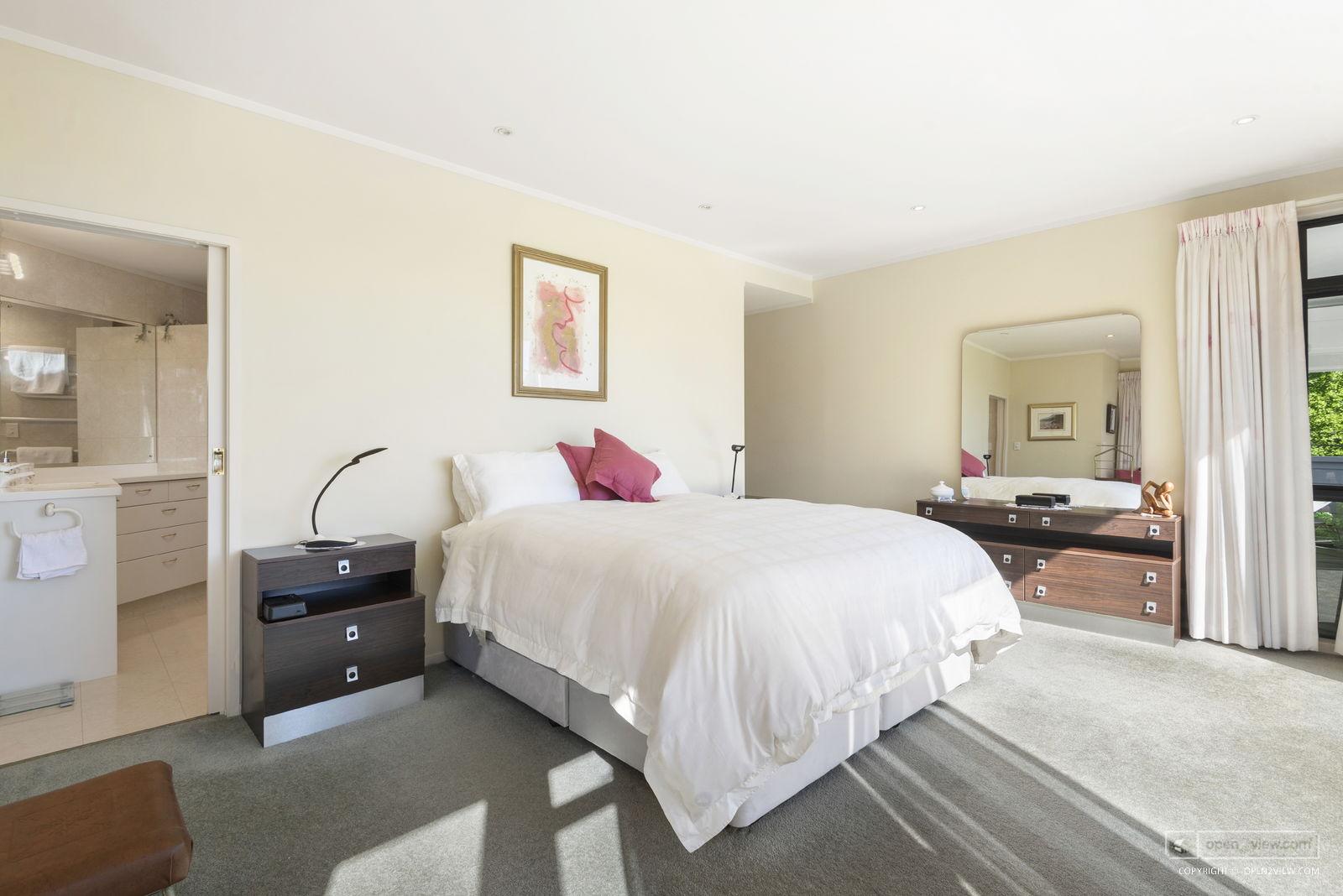 Slider image of 19 Sylvan Park Avenue, Auckland