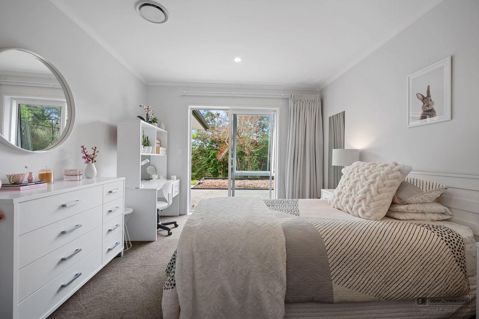 Slider image of 193 Glenmore Road, Auckland