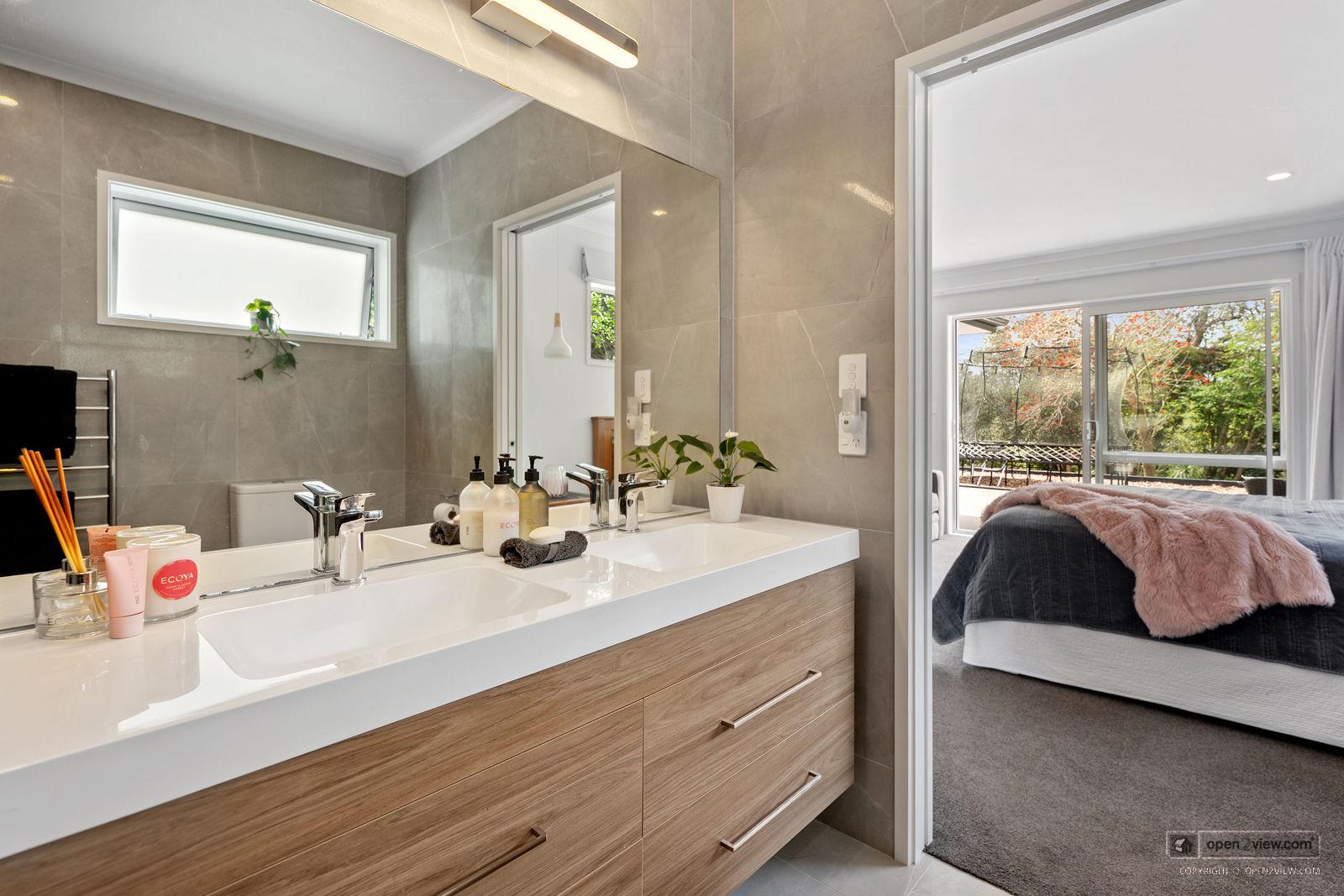 Slider image of 193 Glenmore Road, Auckland