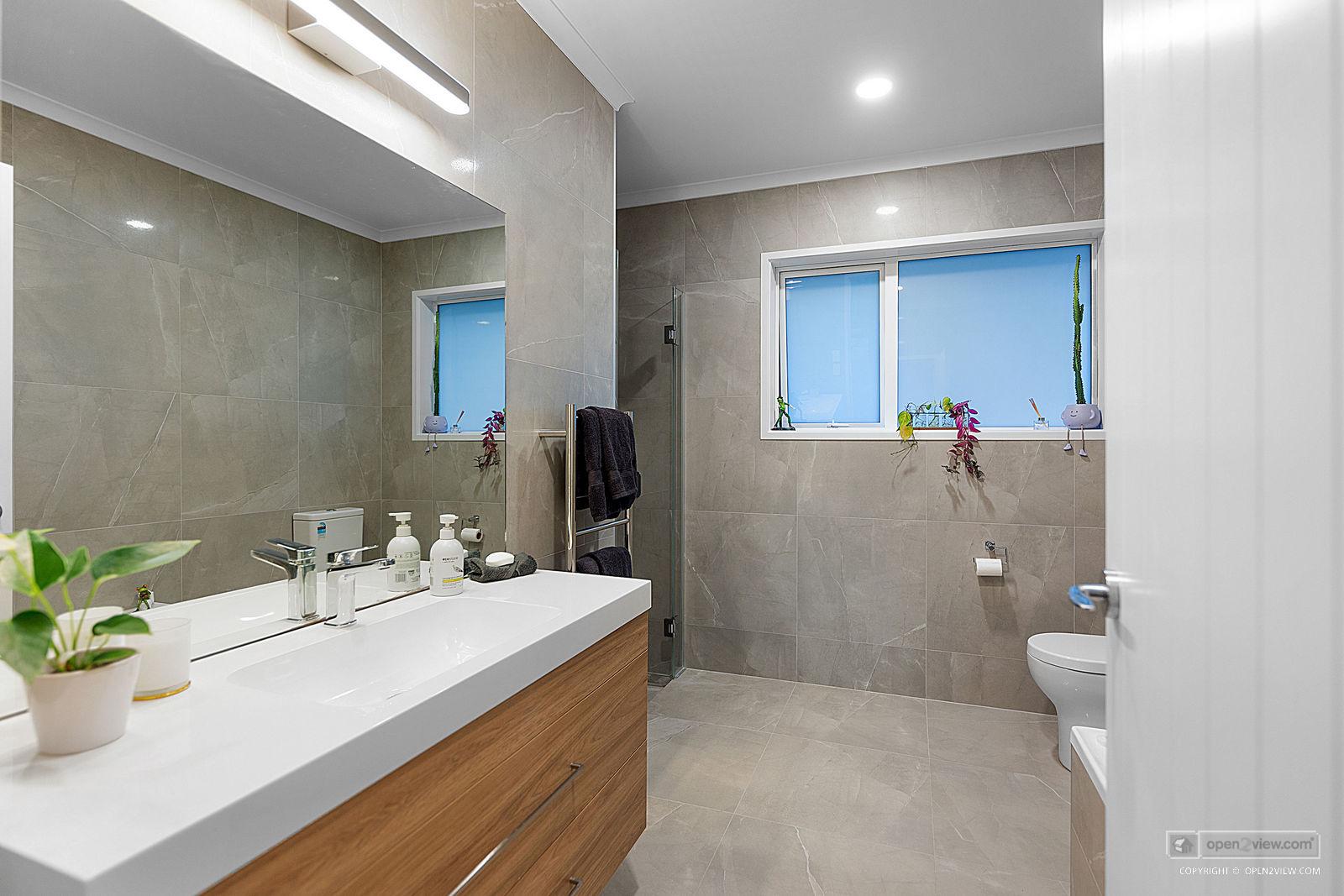 Slider image of 193 Glenmore Road, Auckland