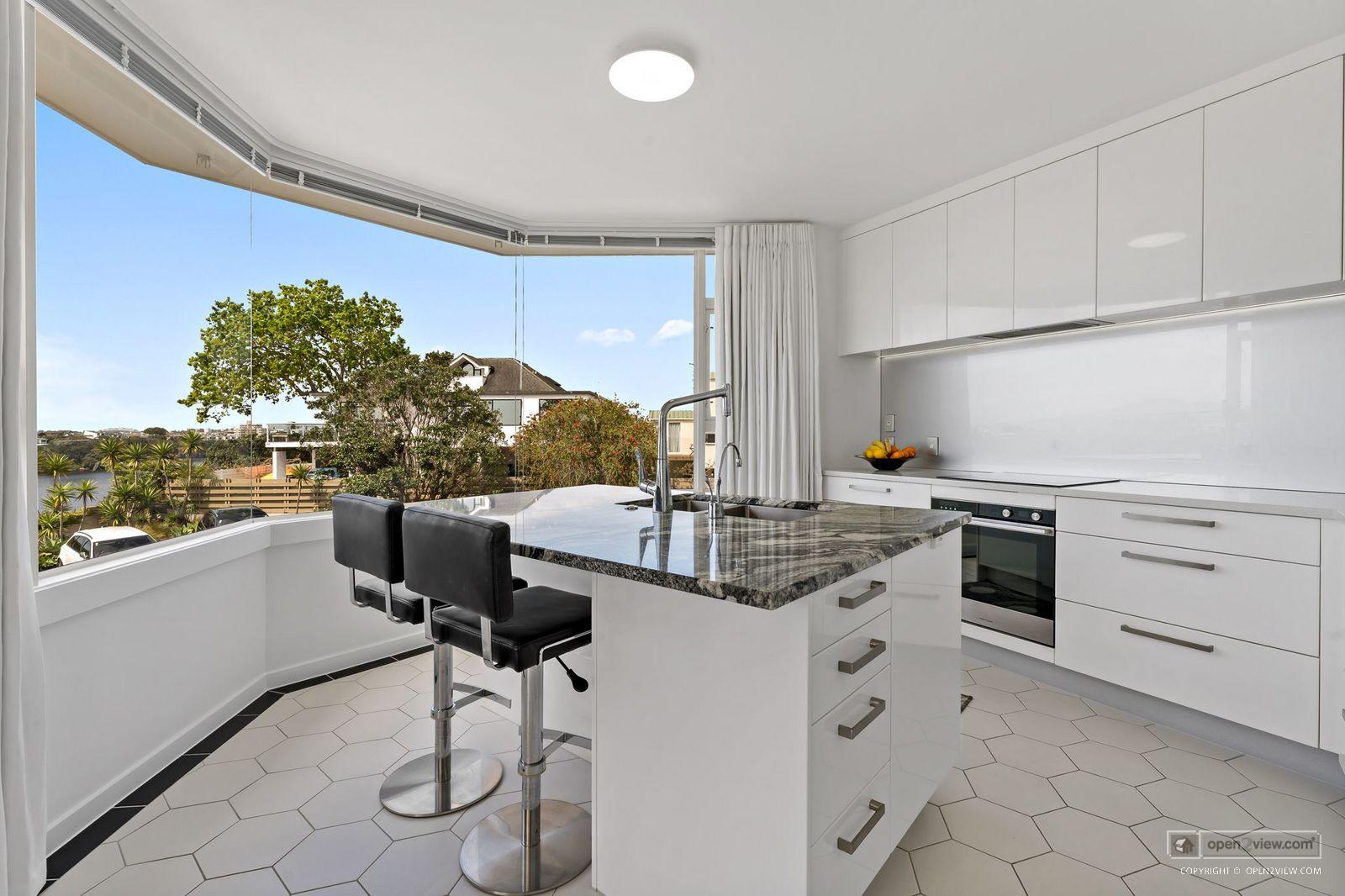 Slider image of 1/90 Kitchener Road, Auckland