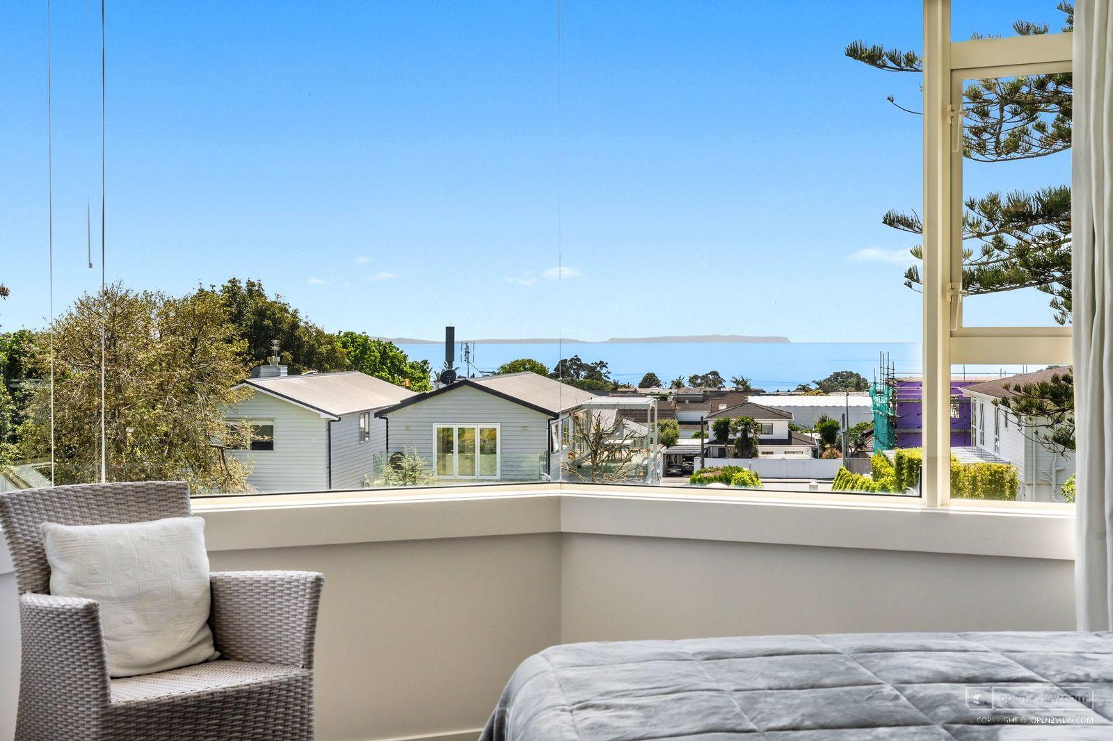 Slider image of 1/90 Kitchener Road, Auckland