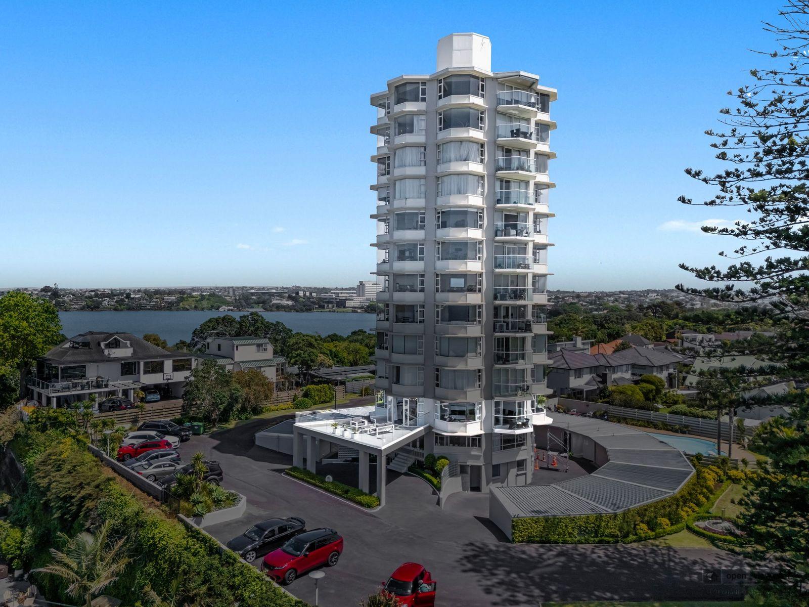 Slider image of 1/90 Kitchener Road, Auckland