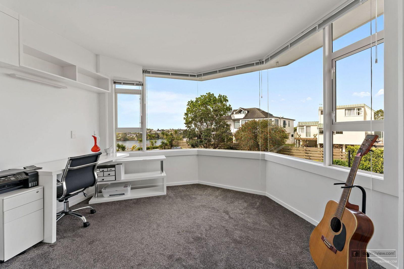 Slider image of 1/90 Kitchener Road, Auckland