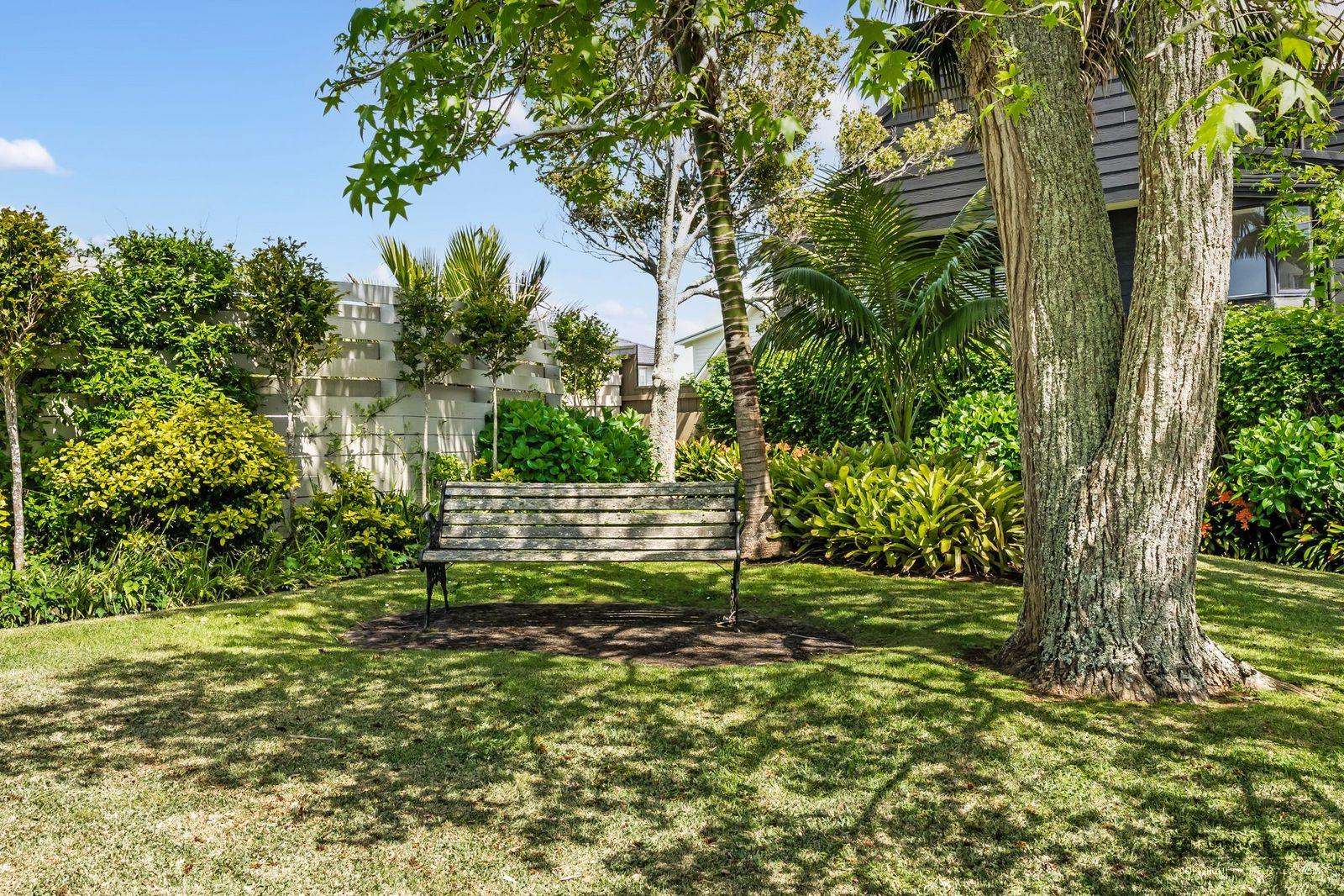 Slider image of 1/90 Kitchener Road, Auckland