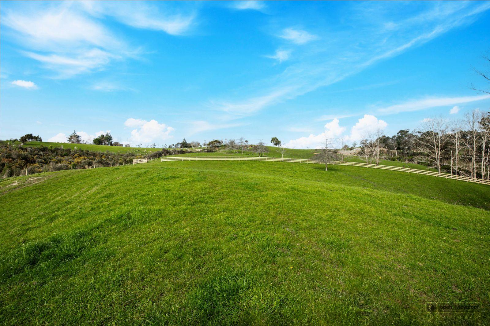 Slider image of 521B Coatesville-Riverhead Highway, Auckland