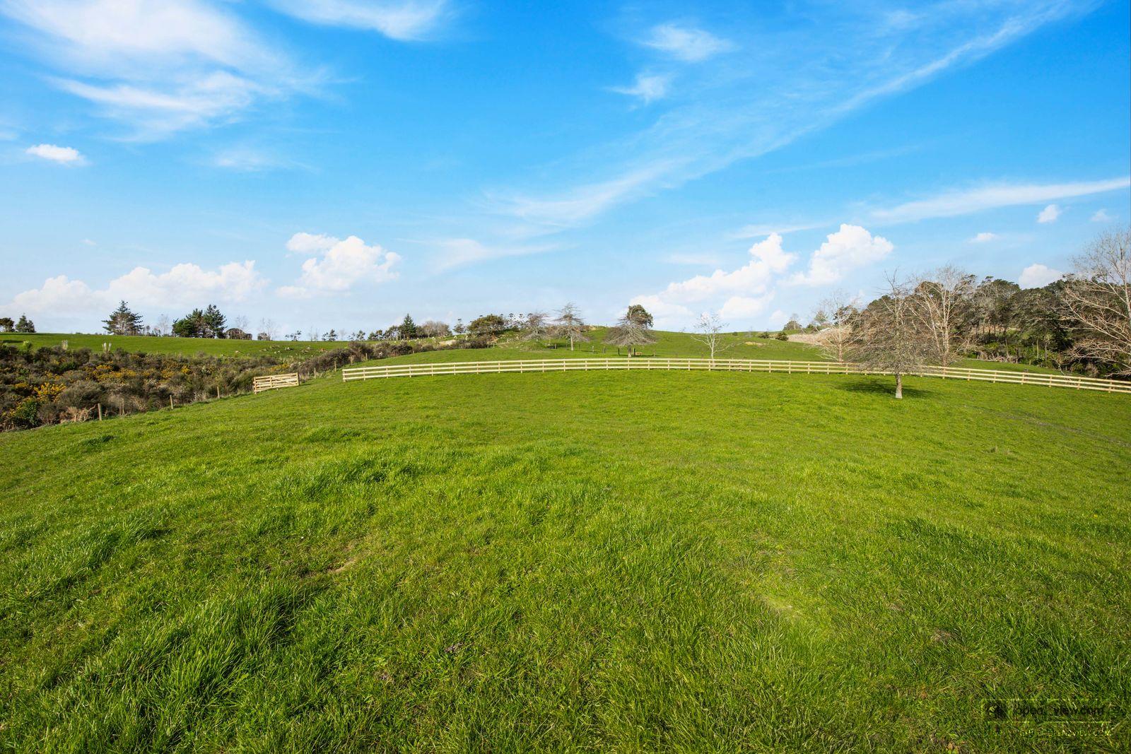 Slider image of 521B Coatesville-Riverhead Highway, Auckland