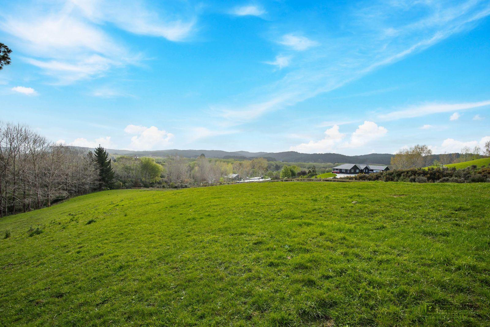 Slider image of 521B Coatesville-Riverhead Highway, Auckland