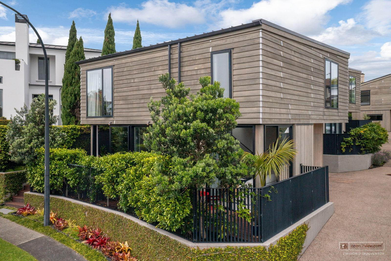 Featured image of 2A Arthur Crescent, Auckland