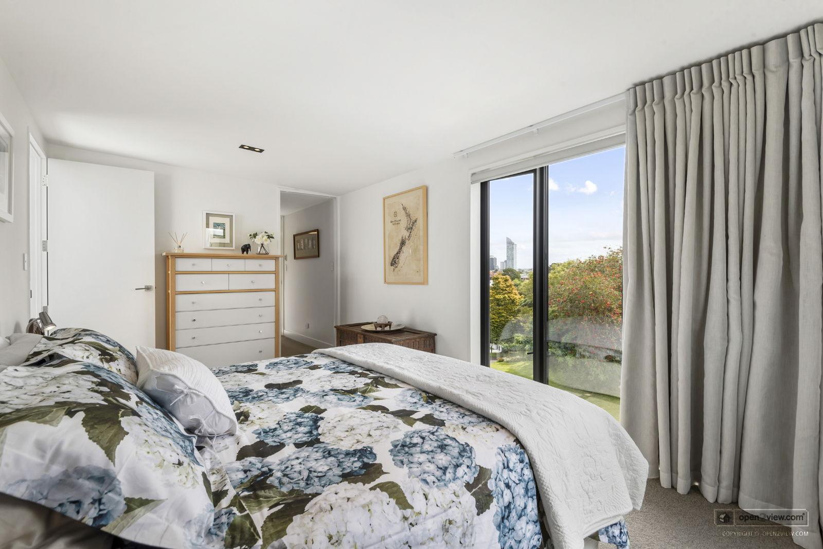 Slider image of 2A Arthur Crescent, Auckland