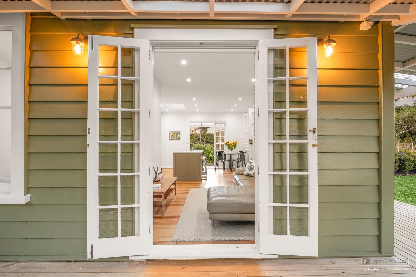 Slider image of 1223 Old North Road, Auckland