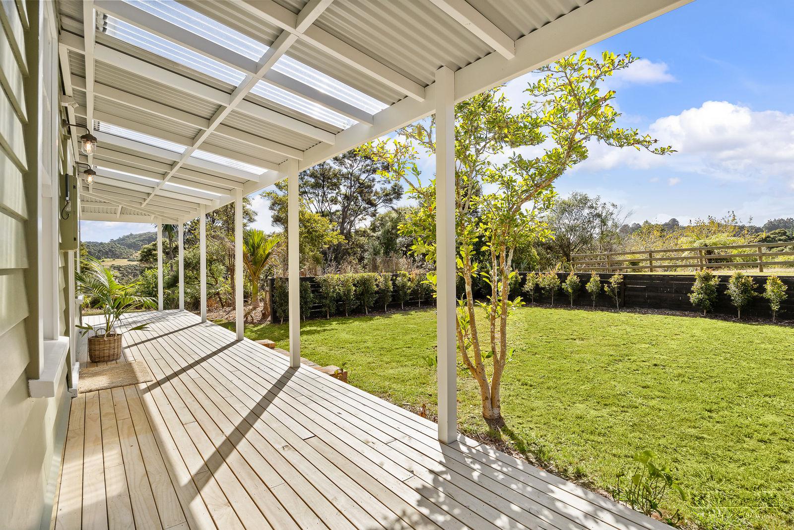 Slider image of 1223 Old North Road, Auckland