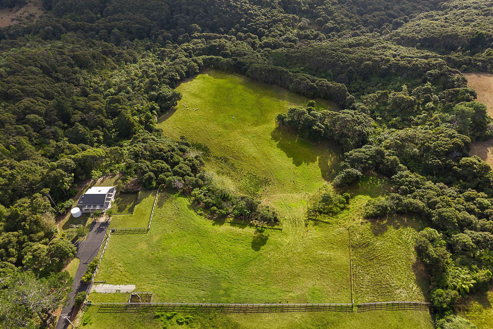 Slider image of 1223 Old North Road, Auckland