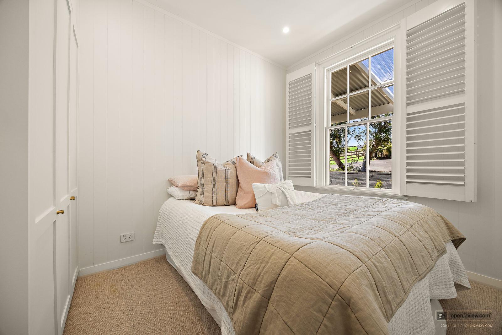 Slider image of 1223 Old North Road, Auckland