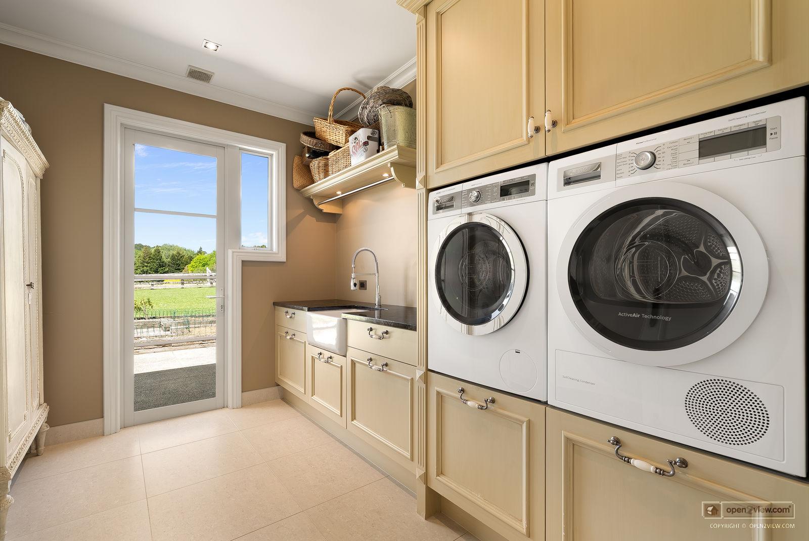 Slider image of 4 Lewis Lane, Auckland