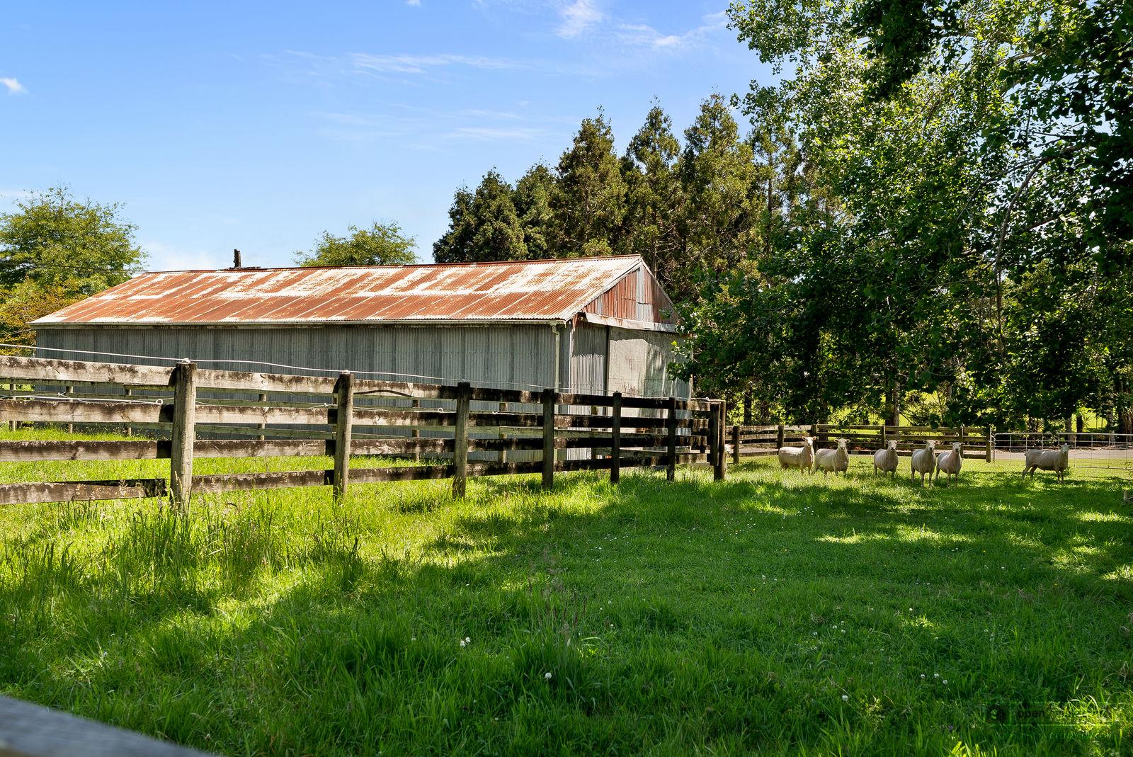 Slider image of 4 Lewis Lane, Auckland