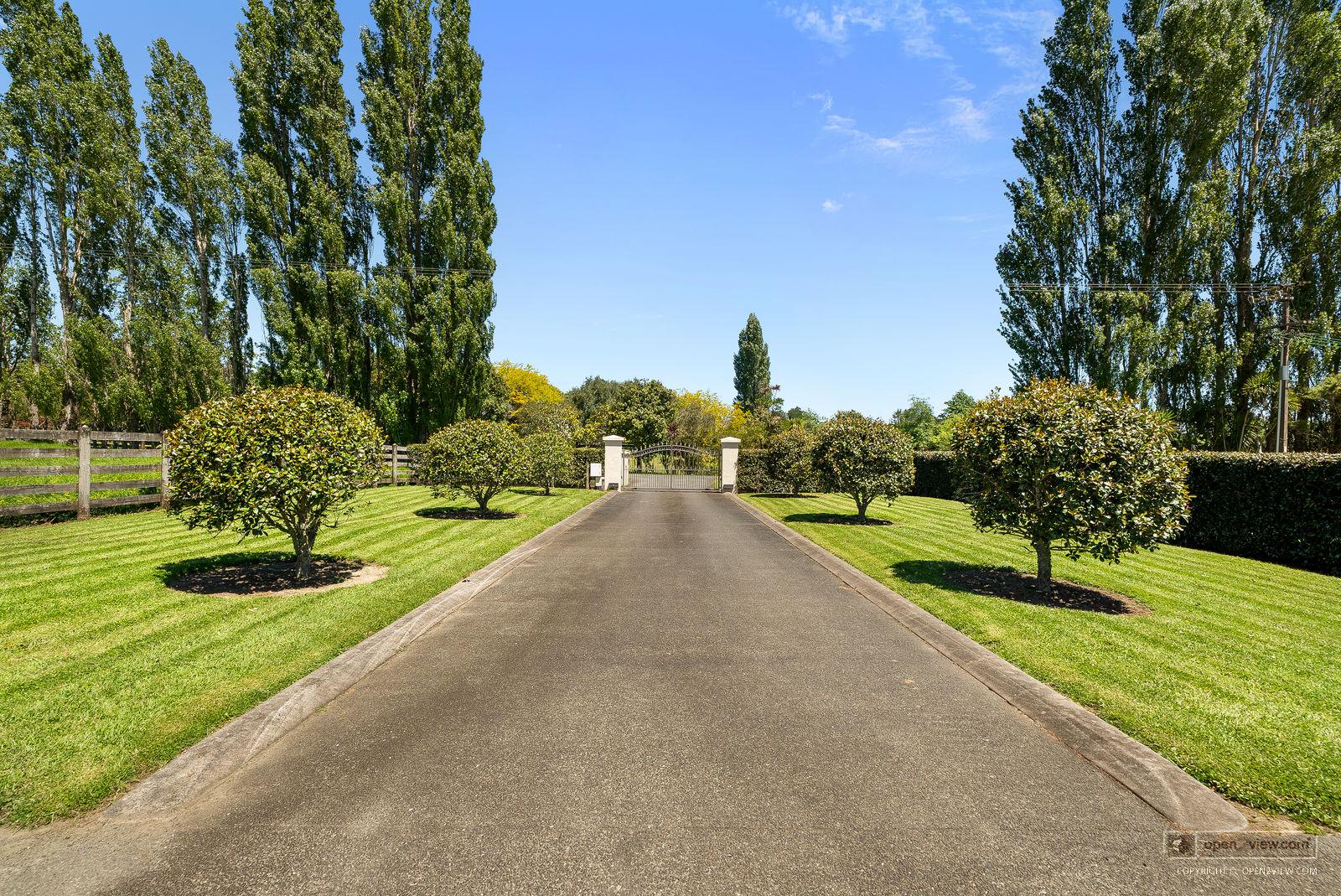 Slider image of 4 Lewis Lane, Auckland