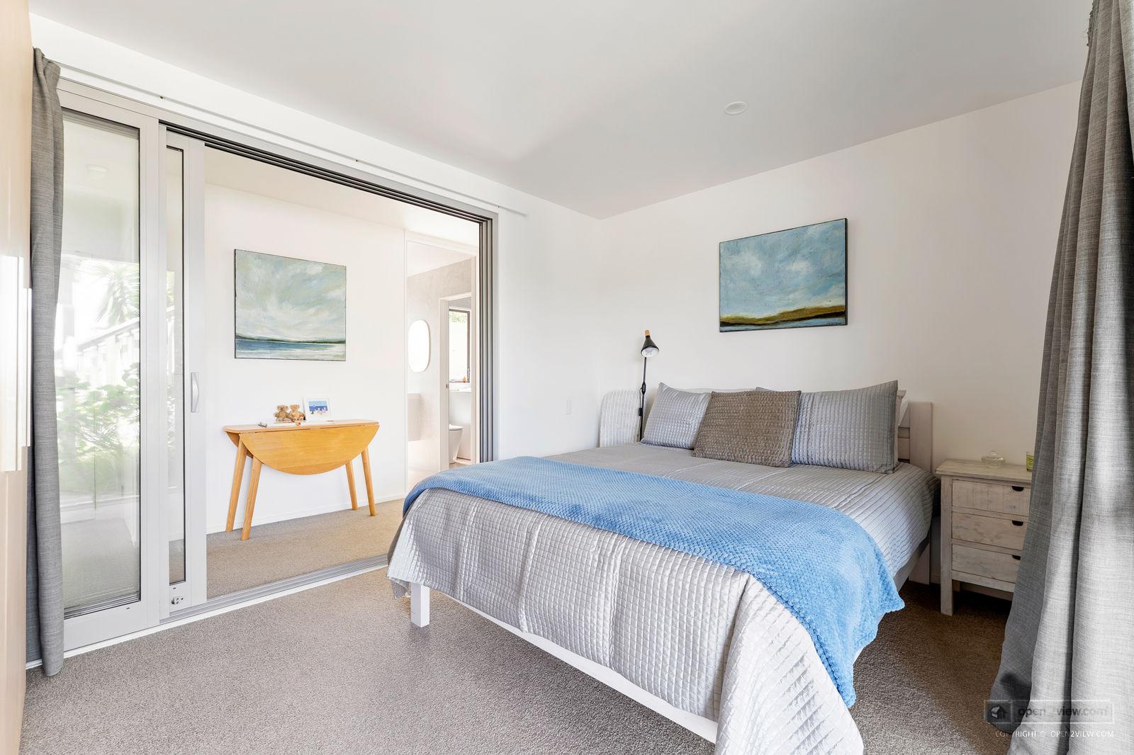 Slider image of 3 Caroline Heights, Auckland