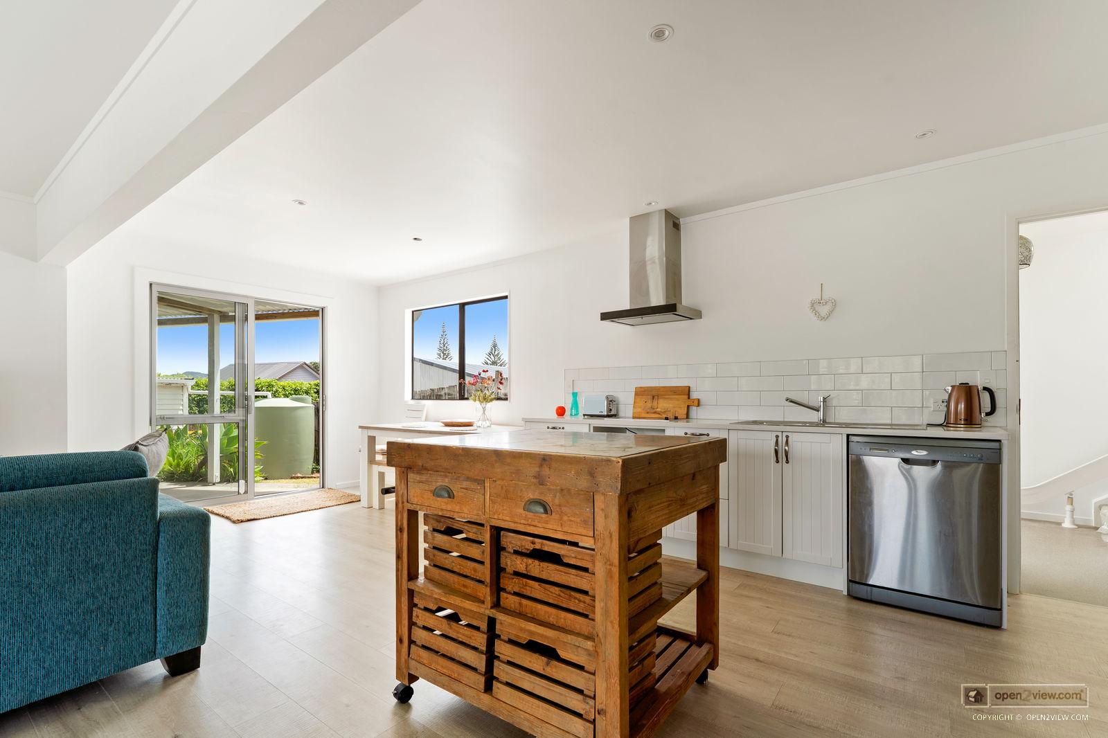 Slider image of 3 Caroline Heights, Auckland