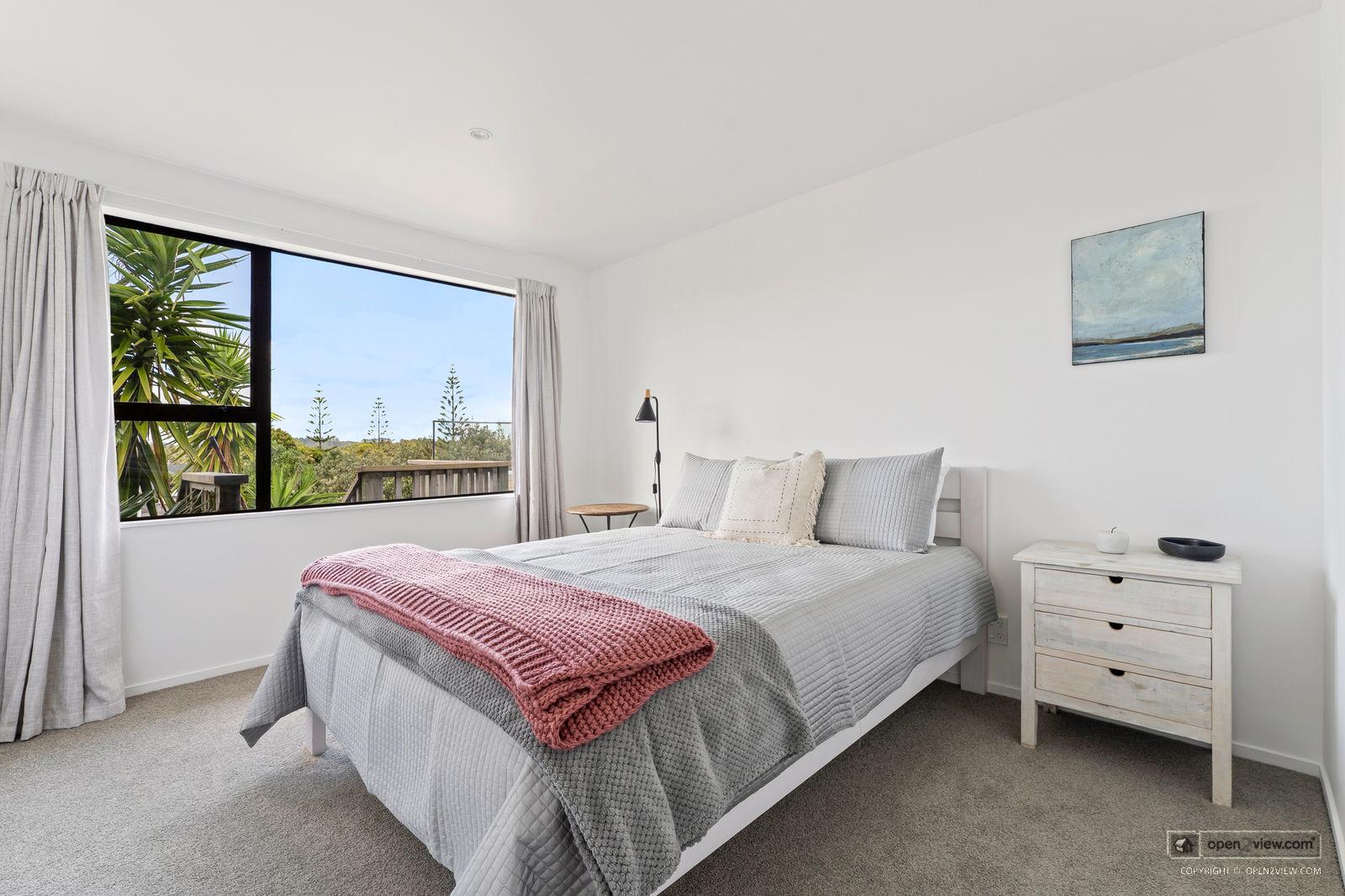 Slider image of 3 Caroline Heights, Auckland