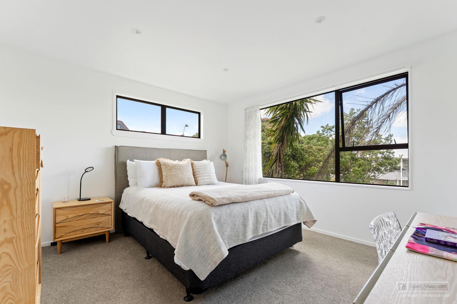 Slider image of 3 Caroline Heights, Auckland