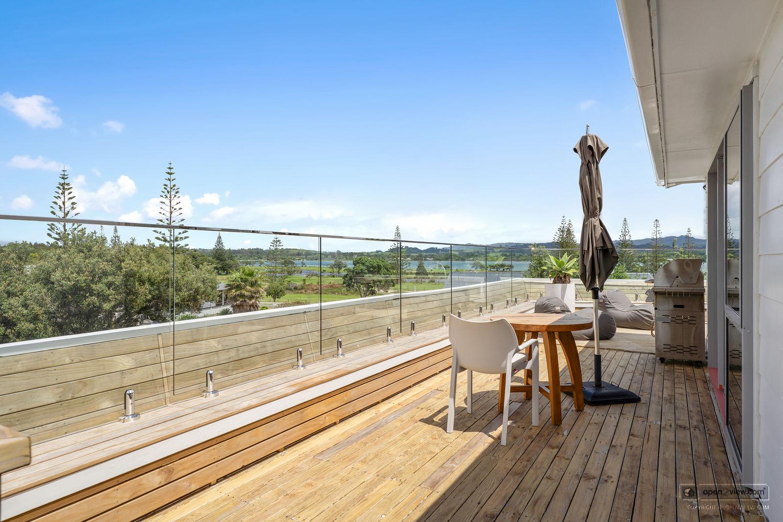 Slider image of 3 Caroline Heights, Auckland