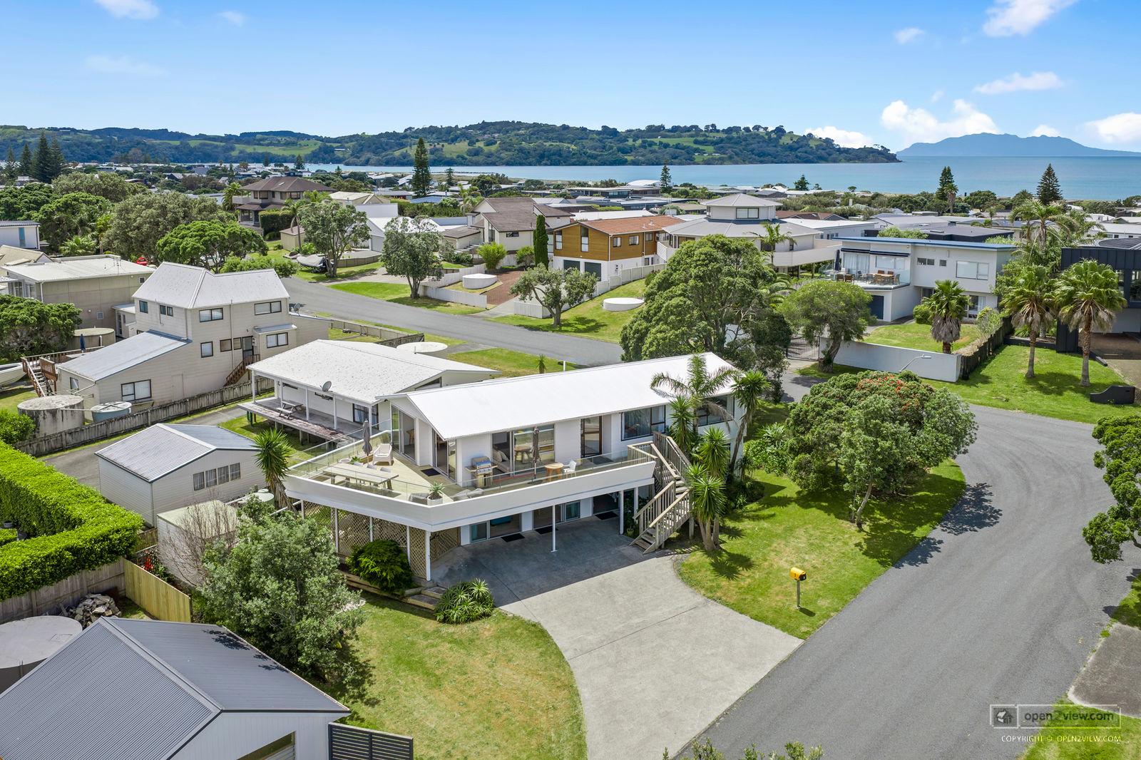 Slider image of 3 Caroline Heights, Auckland