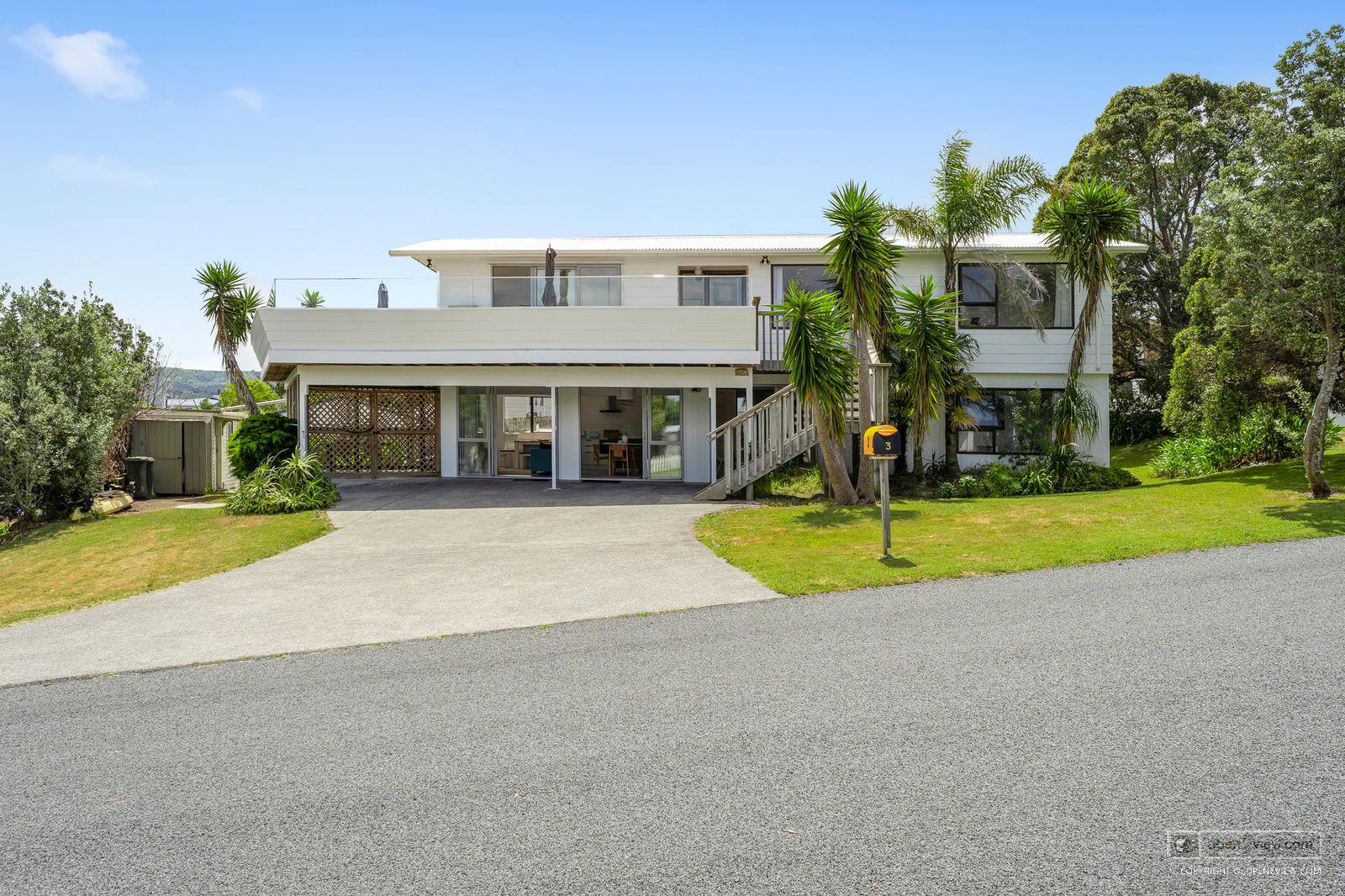 Slider image of 3 Caroline Heights, Auckland
