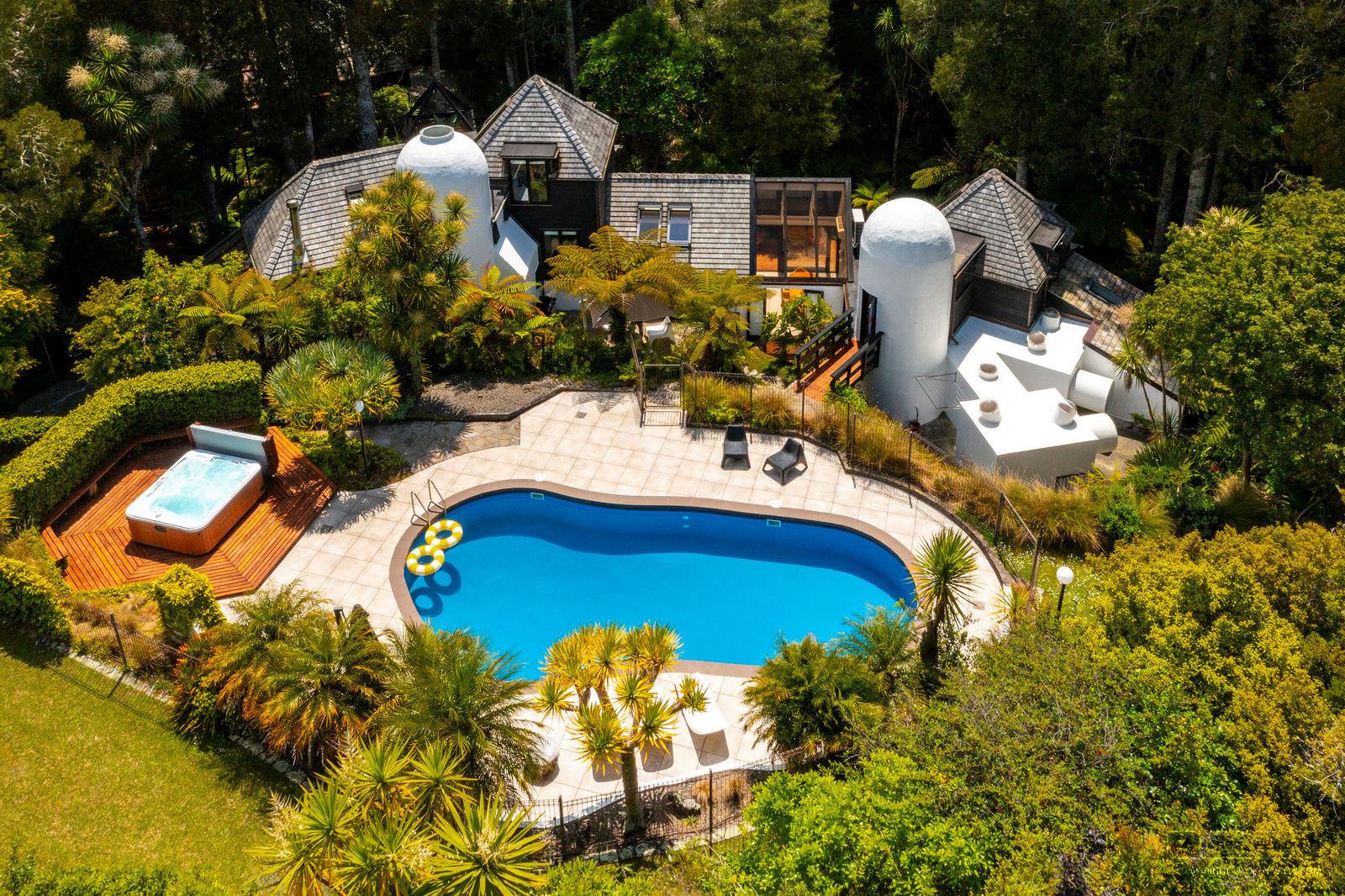 Featured image of 24 Channel View Road, Auckland