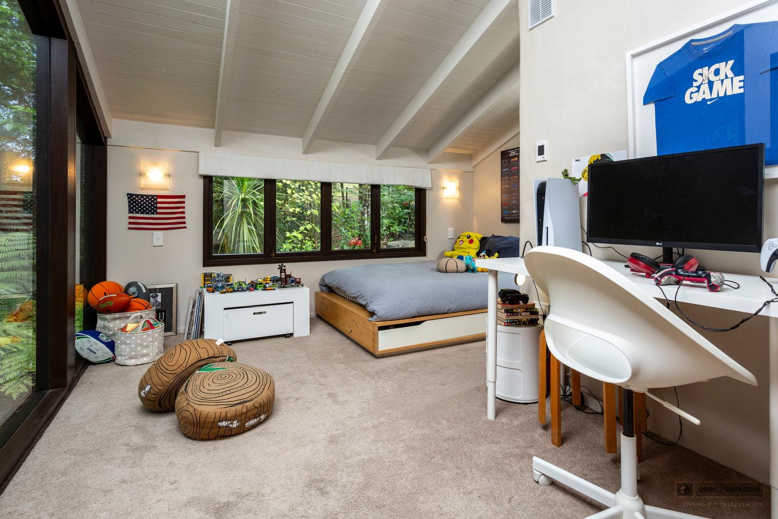 Slider image of 24 Channel View Road, Auckland