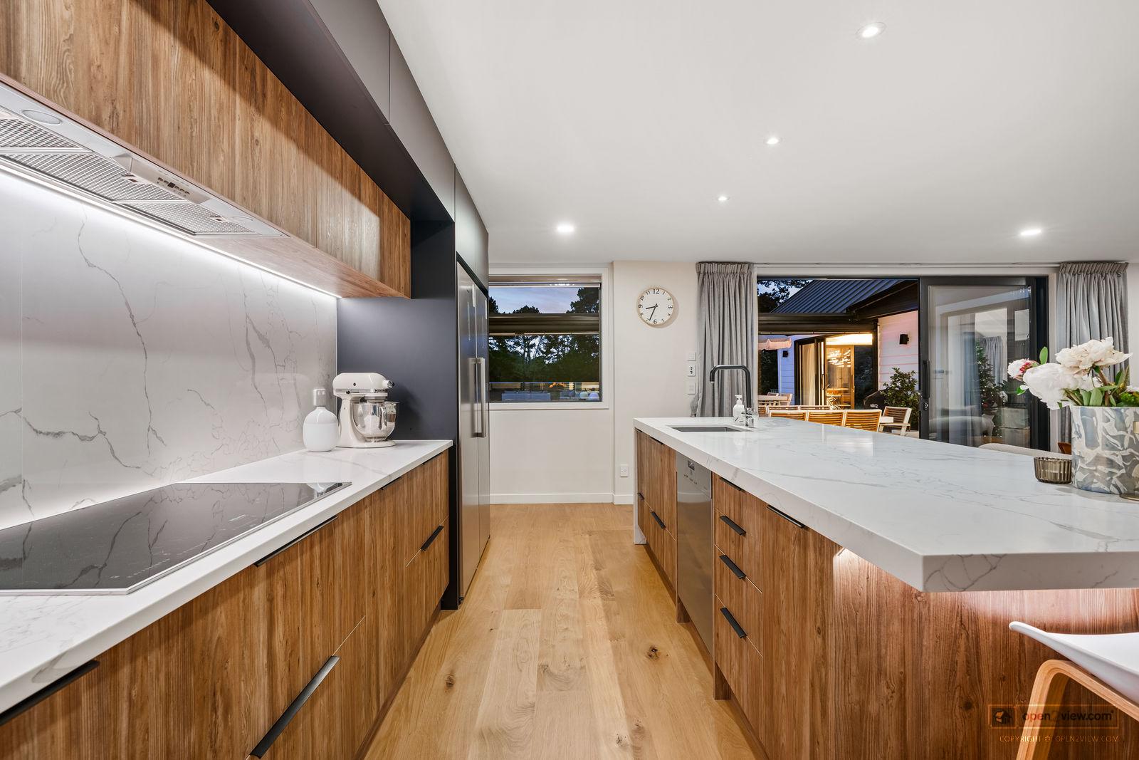 Slider image of 16 Collings Drive, Auckland