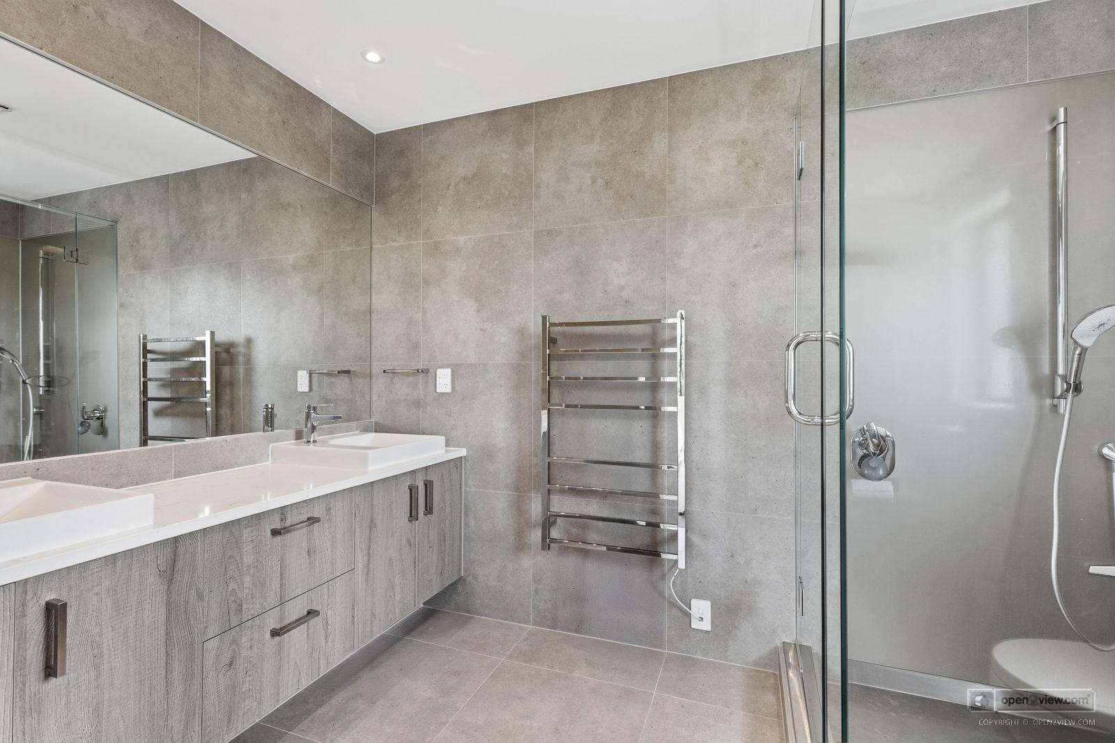 Slider image of 16 Collings Drive, Auckland