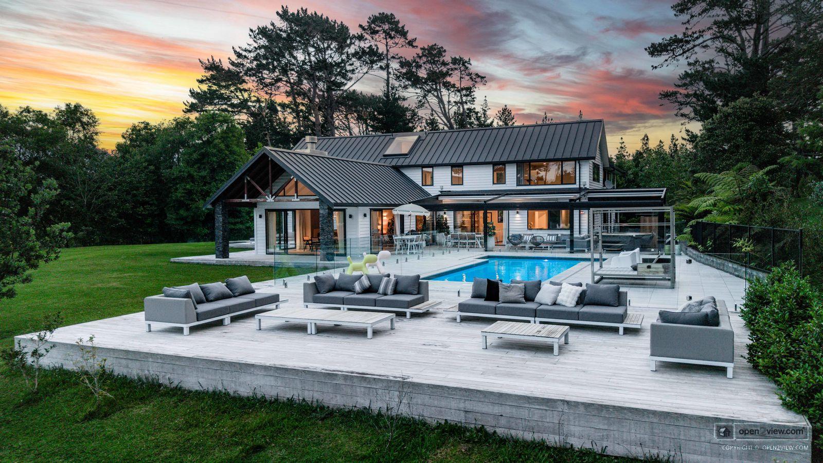 Slider image of 16 Collings Drive, Auckland