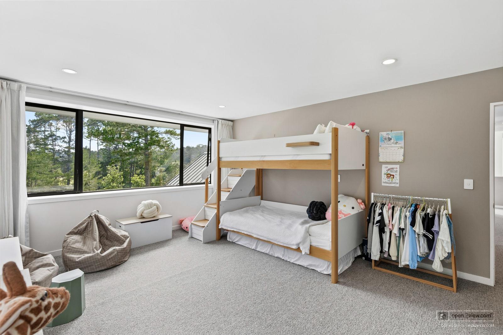 Slider image of 16 Collings Drive, Auckland