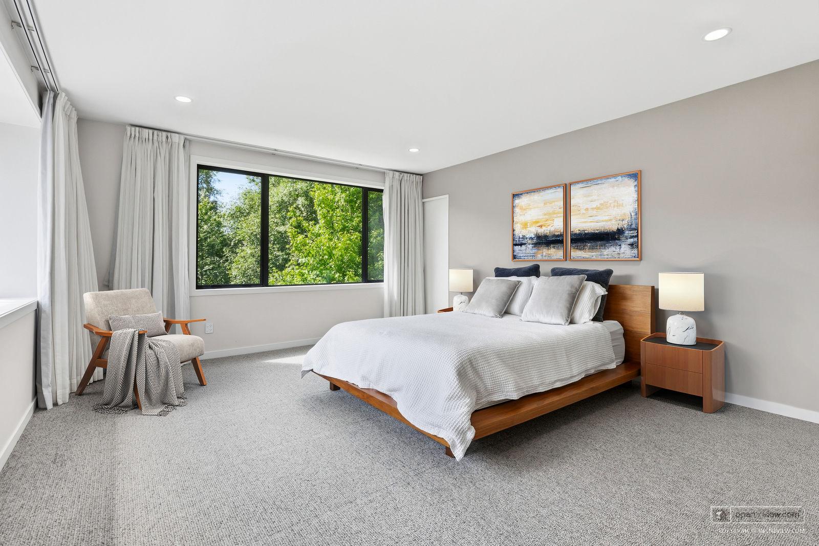 Slider image of 16 Collings Drive, Auckland
