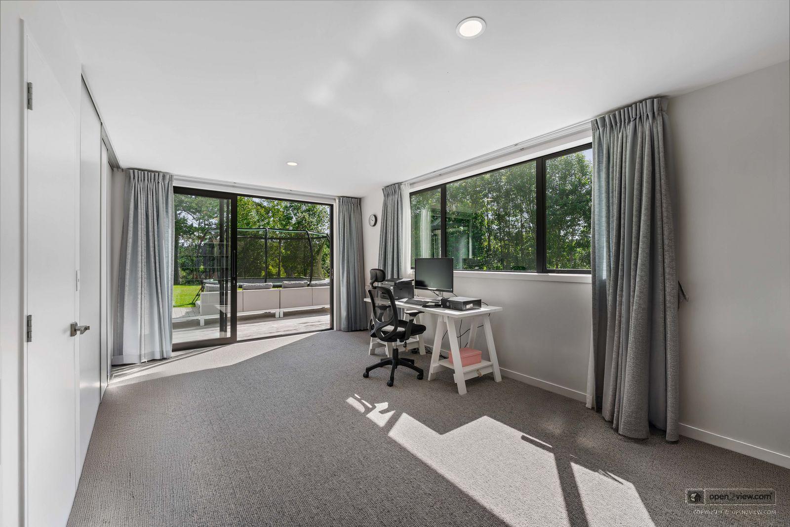 Slider image of 16 Collings Drive, Auckland