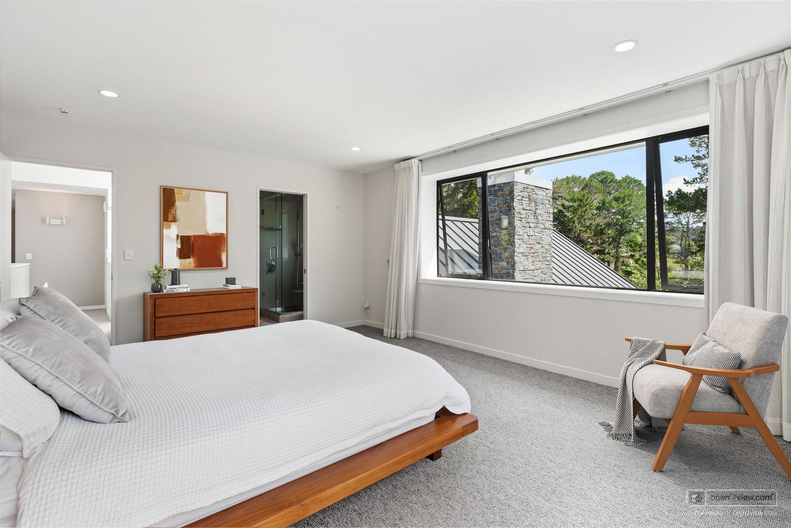 Slider image of 16 Collings Drive, Auckland