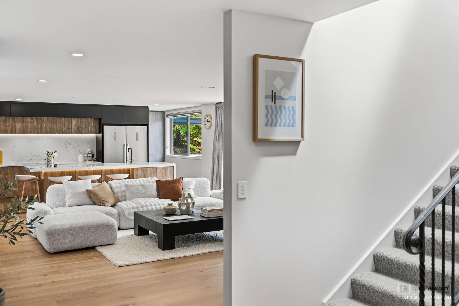 Slider image of 16 Collings Drive, Auckland