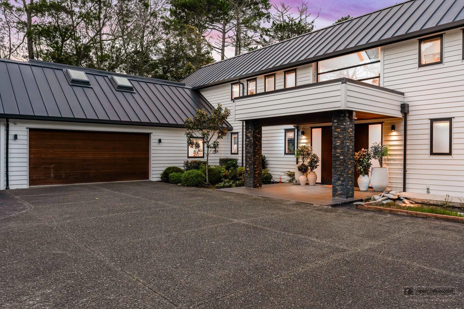 Slider image of 16 Collings Drive, Auckland