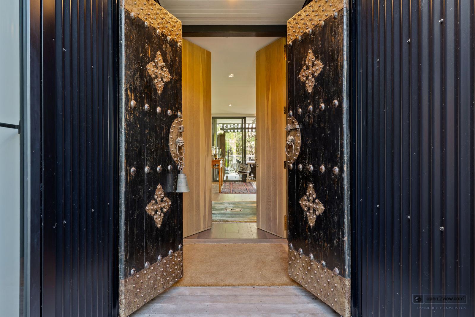 Slider image of 19 Kanuka Road, Auckland