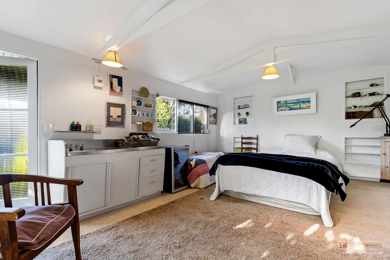 Slider image of 19 Kanuka Road, Auckland