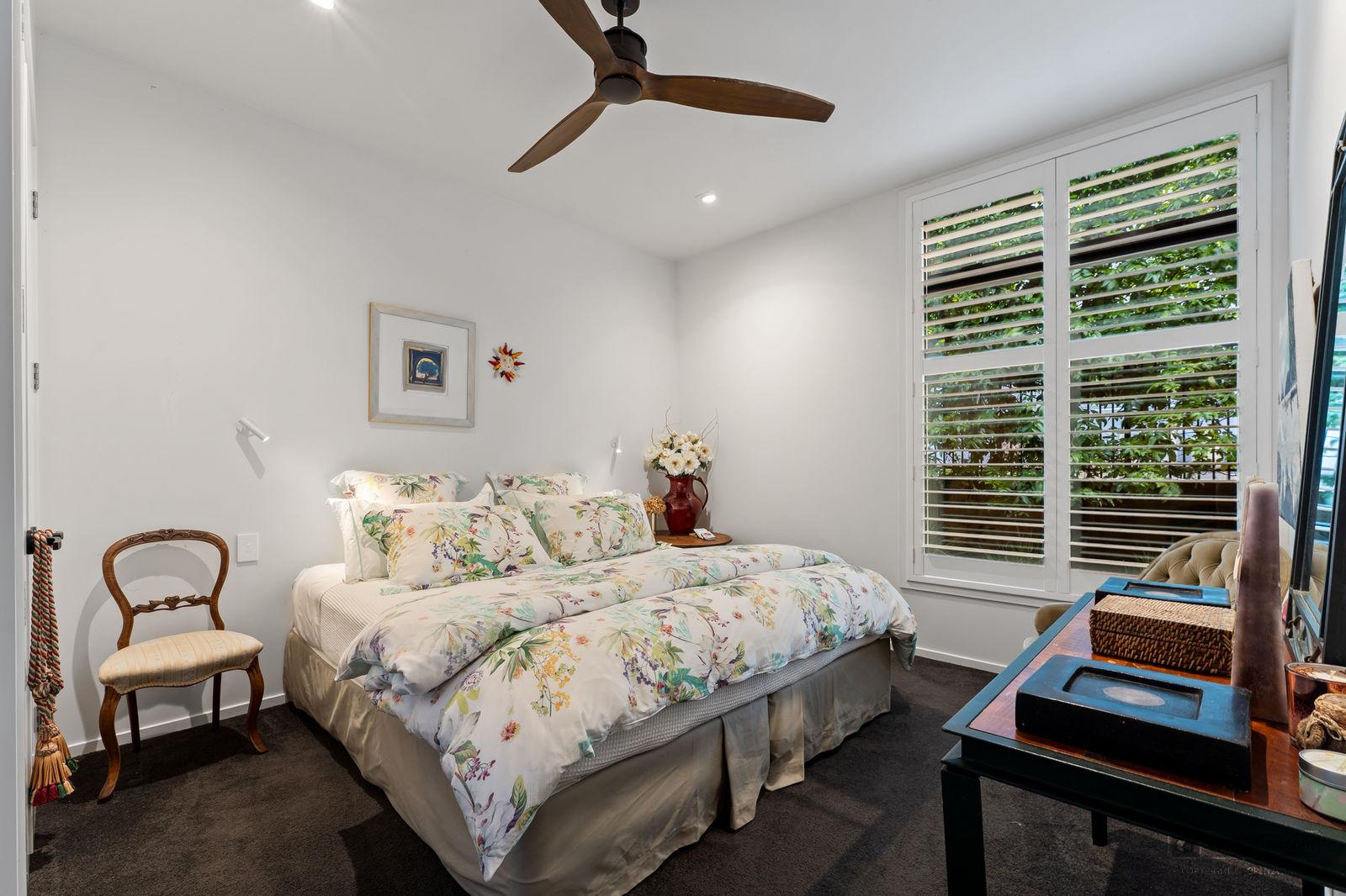 Slider image of 19 Kanuka Road, Auckland