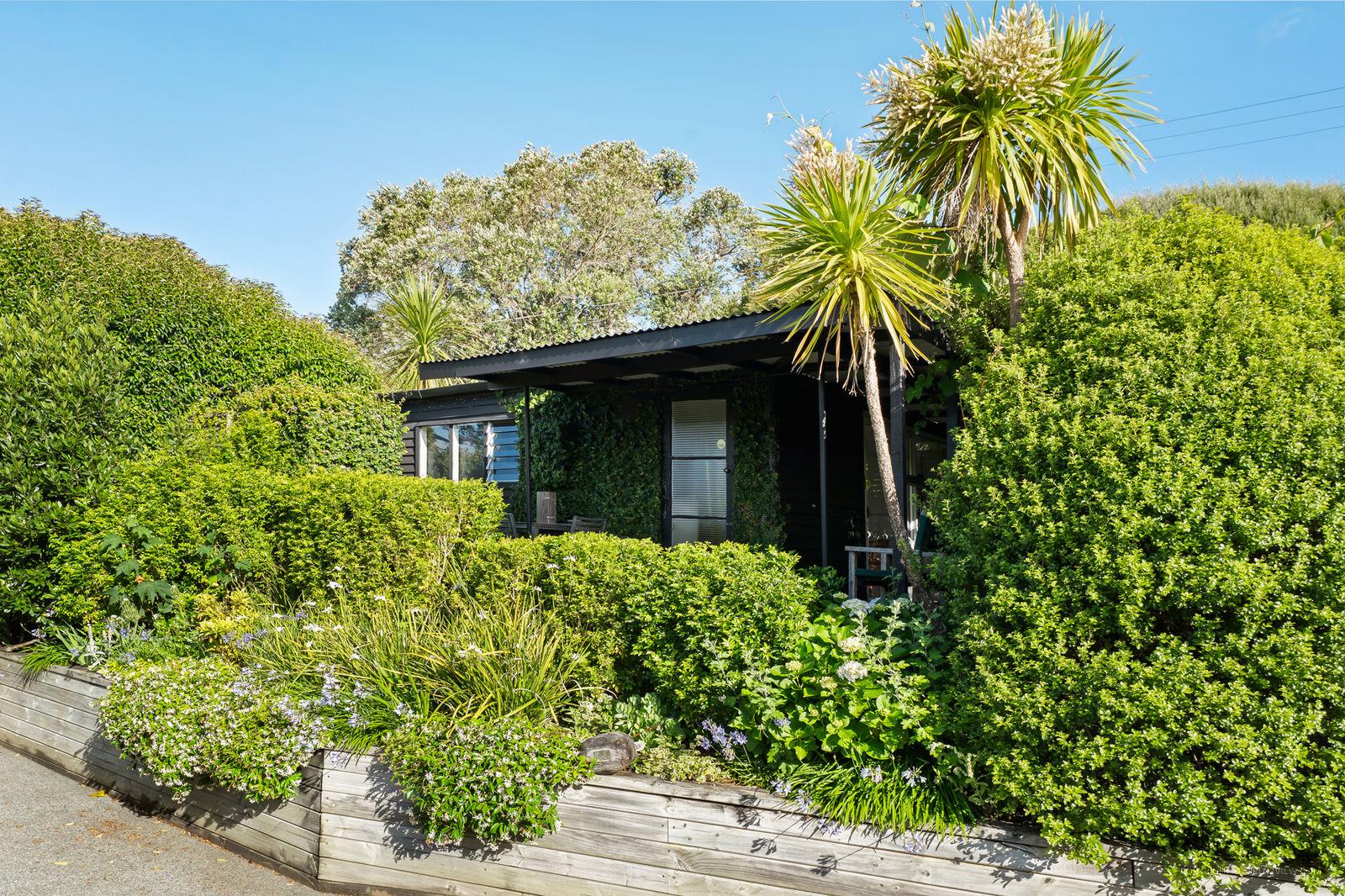 Slider image of 19 Kanuka Road, Auckland